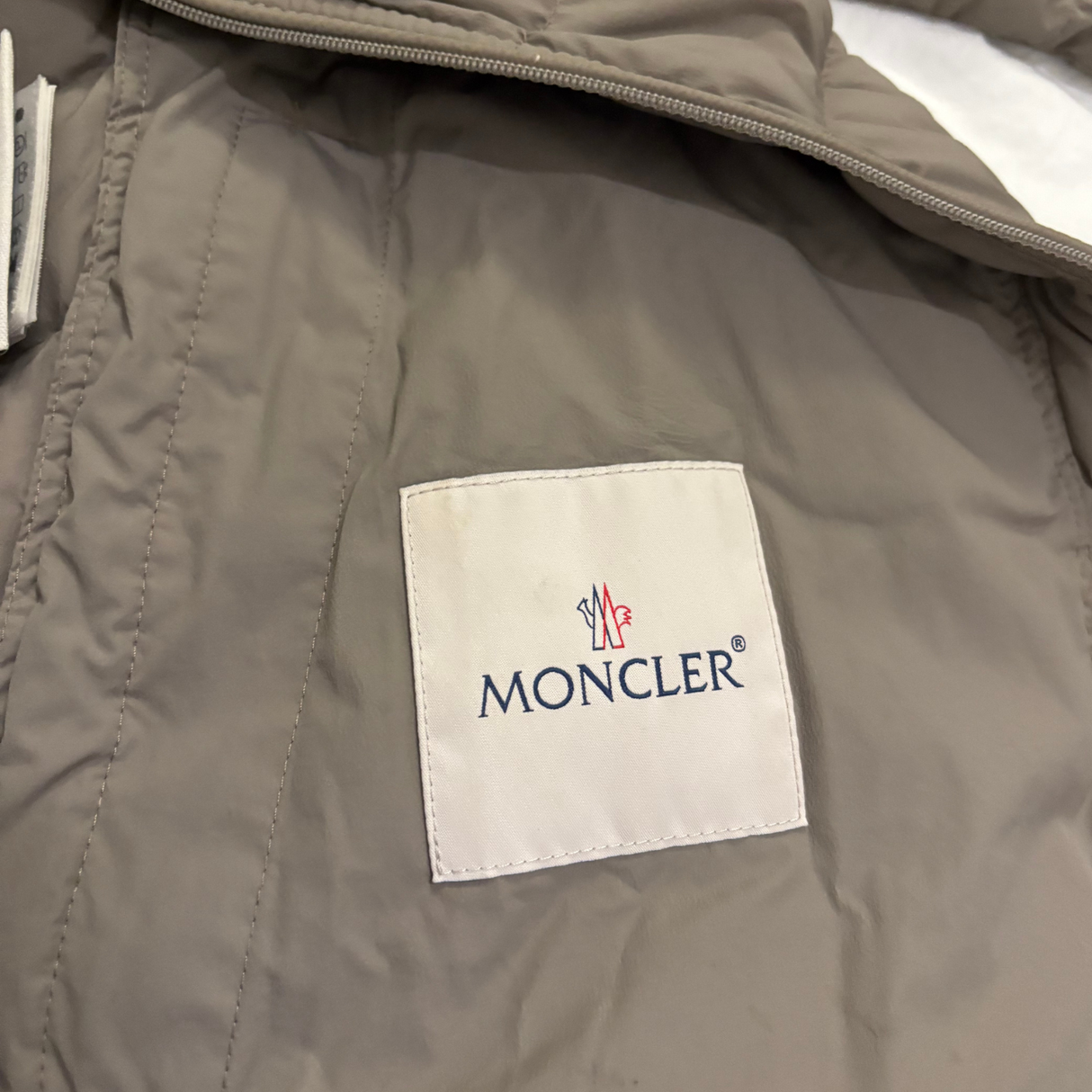 Moncler Acorus Jacket / 5