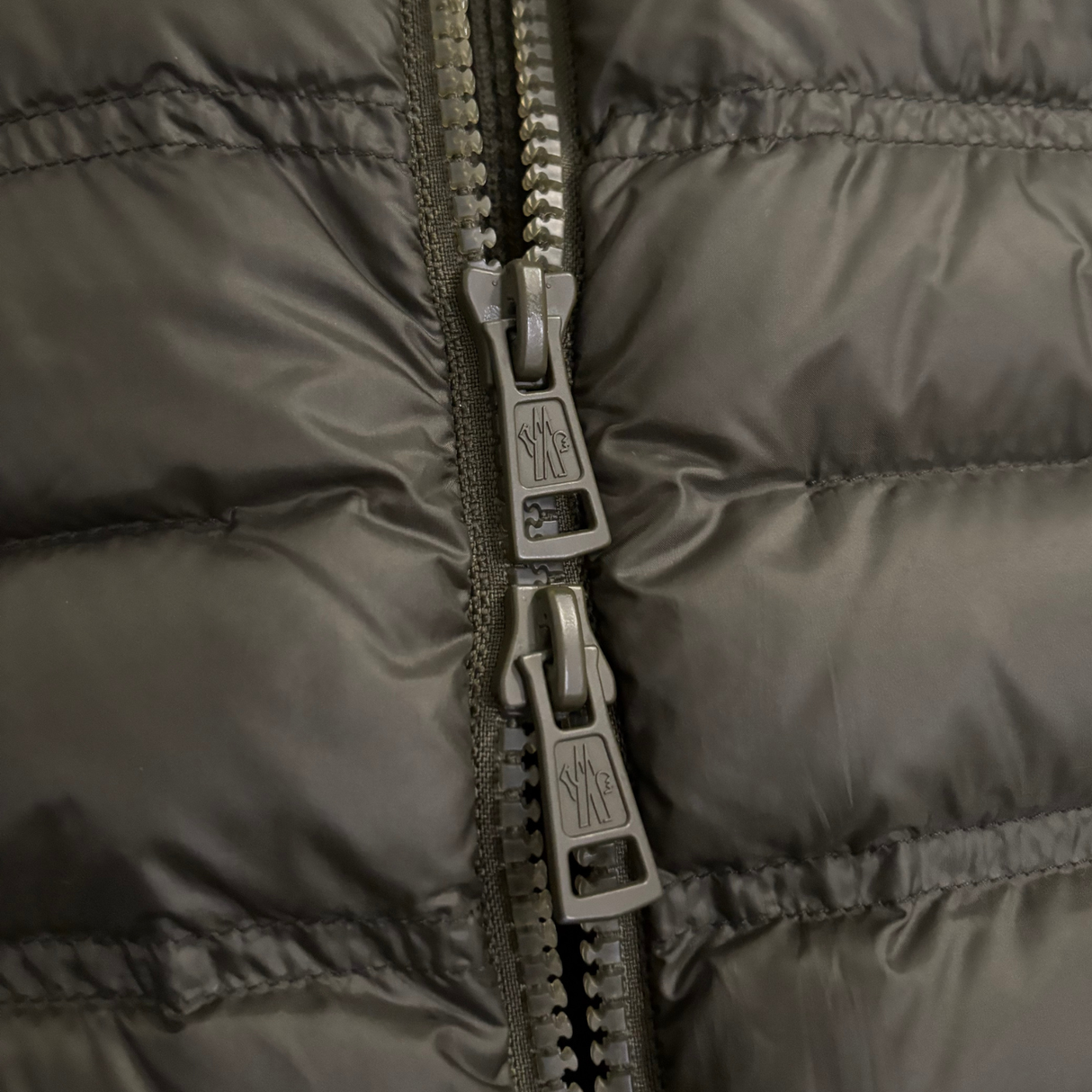 Moncler Cardigan / M