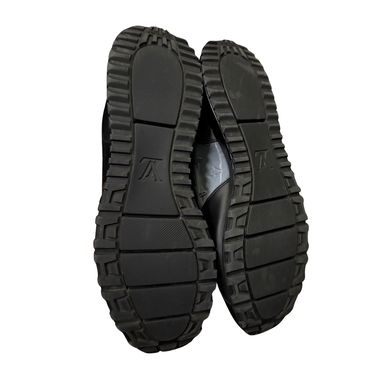 Louis Vuitton Run Away Sneaker / 10.5