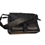 Louis Vuitton Messengerama Taigarama Bag