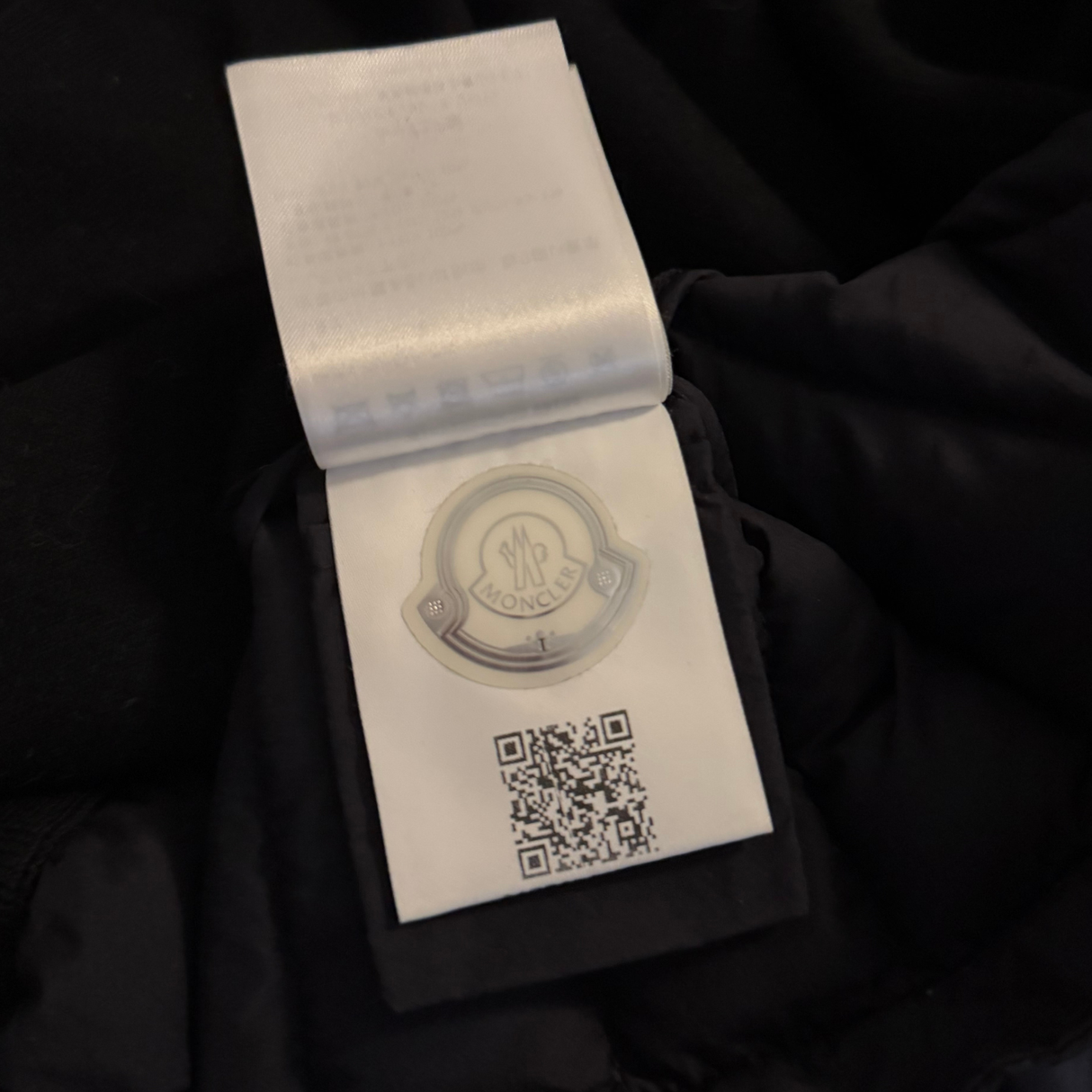 Moncler Cardigan / M